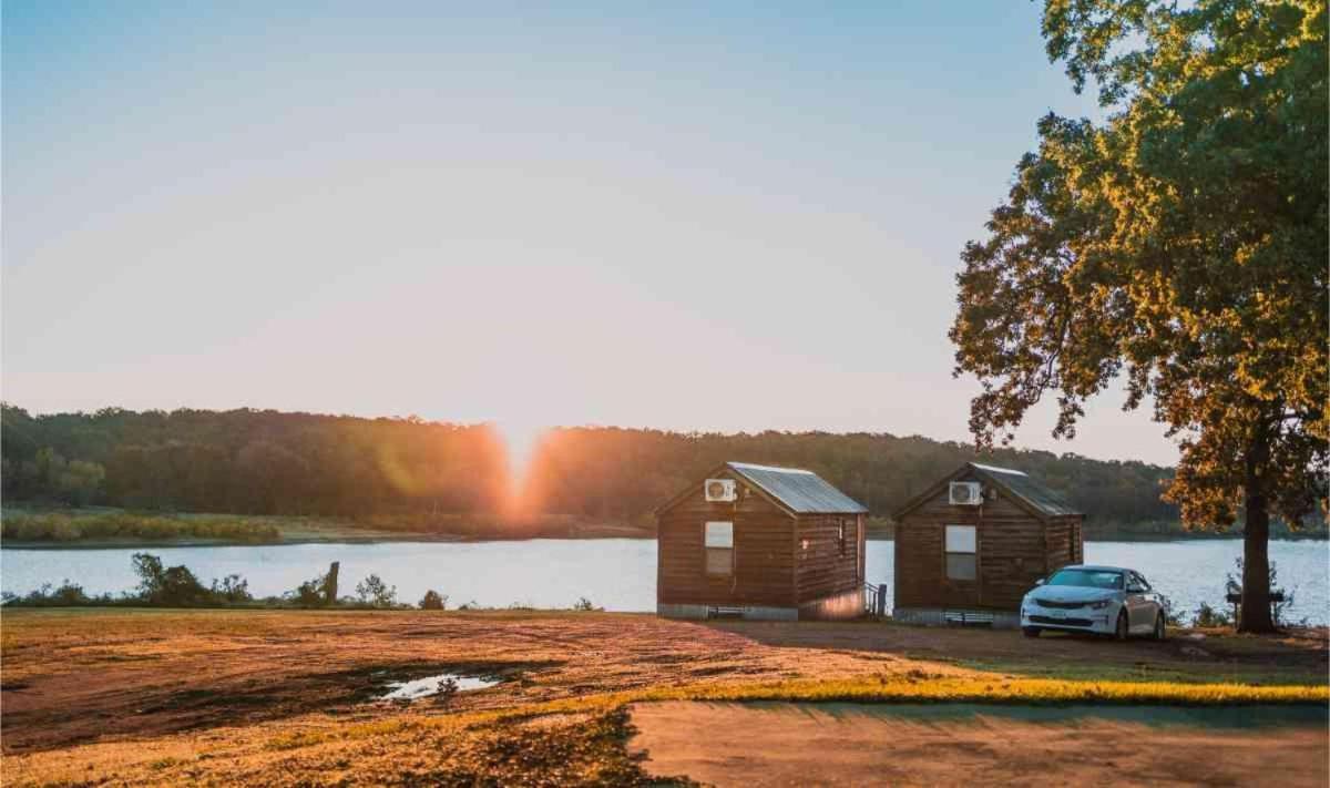 Lakefront Cedar Cabin - 8 Мід Екстер'єр фото